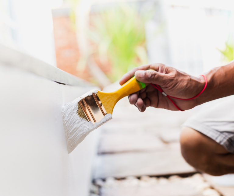 صباغ قريب مني